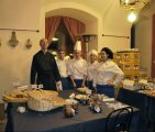 chef all'opera nelle antiche cucine