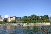 il giardino e la villa visti dal lago